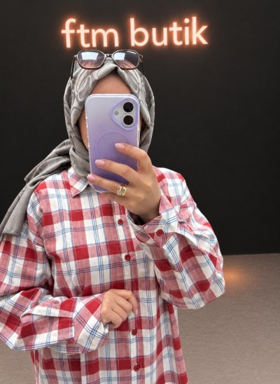 Kareli Arka Düğme Detaylı Kırmızı Gömlek